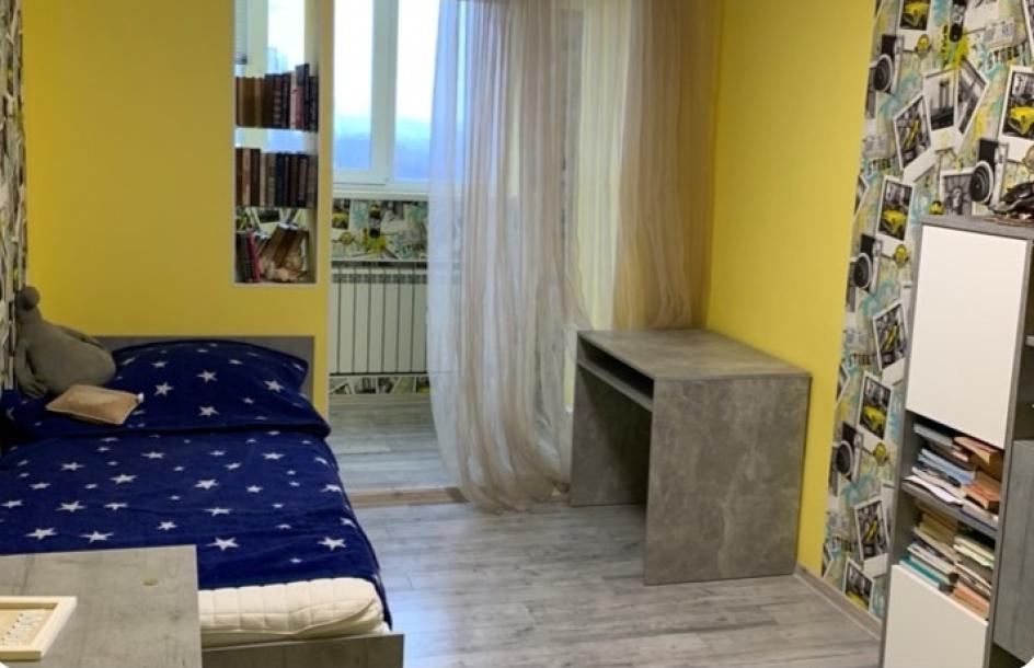 Квартира, 3-кімн., Харьков, 626м/р, Единства (Краснодарская)