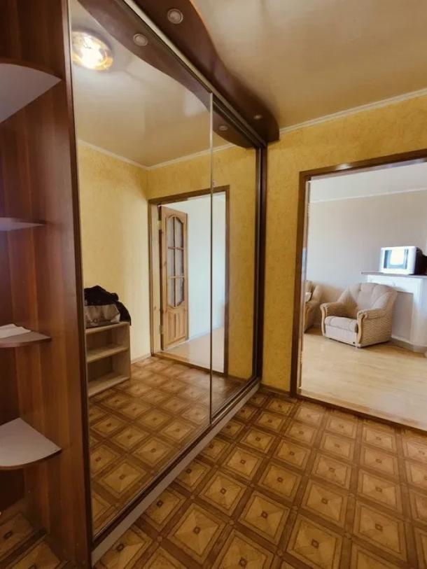 Квартира, 2-кімн., Харьков, 533м/р, Тракторостроителей просп.