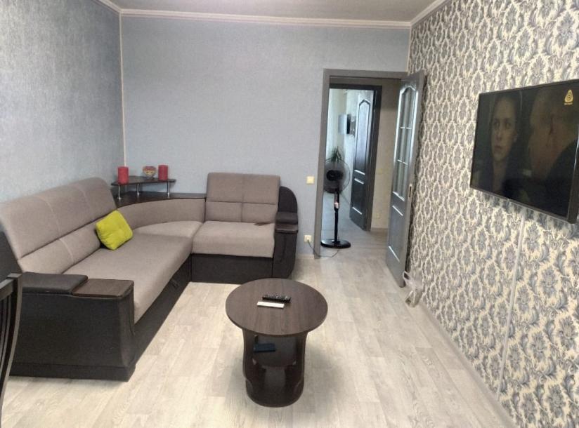 Квартира, 3-кімн., Харьков, 605м/р, Тракторостроителей просп.