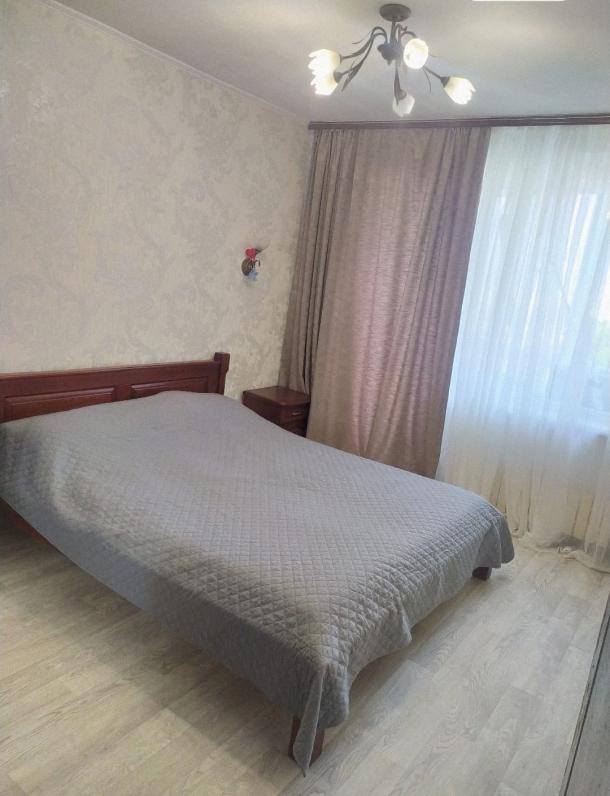 Квартира, 3-кімн., Харьков, 605м/р, Тракторостроителей просп.