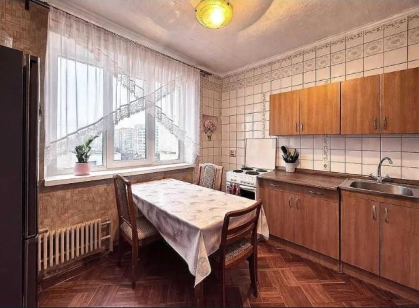 Квартира, 2-кімн., Харьков, Алексеевка, Архитекторов