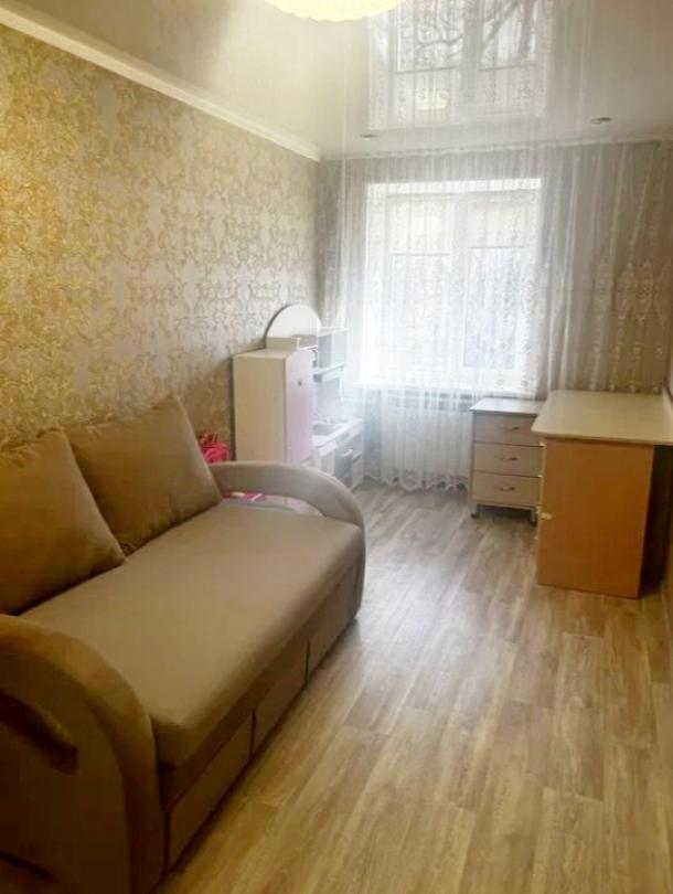 Квартира, 2-кімн., Чугуев, Чугуевский район, Гвардейская