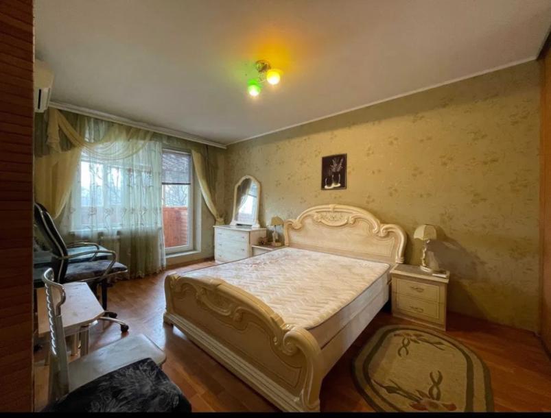 Квартира, 2-кімн., Харьков, 626м/р, Амосова