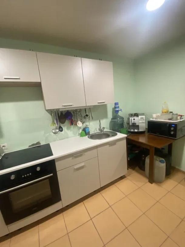 Квартира, 3-кімн., Харьков, Восточный, Роганская