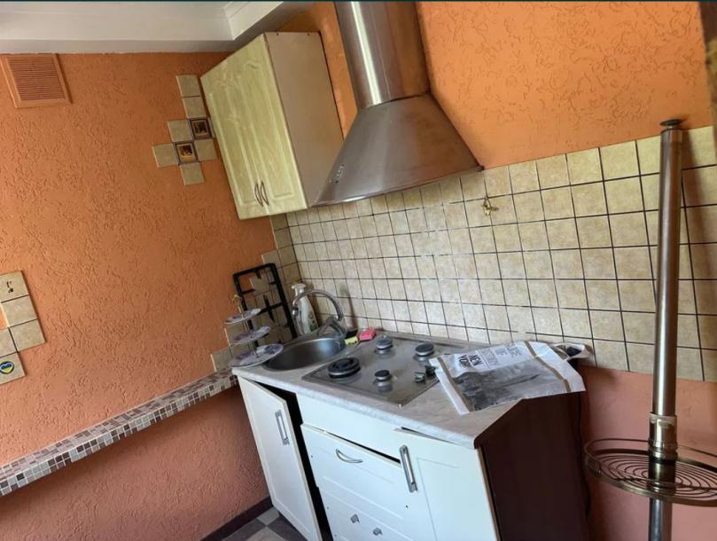 Квартира, 3-кімн., Харьков, 533м/р, Светлая