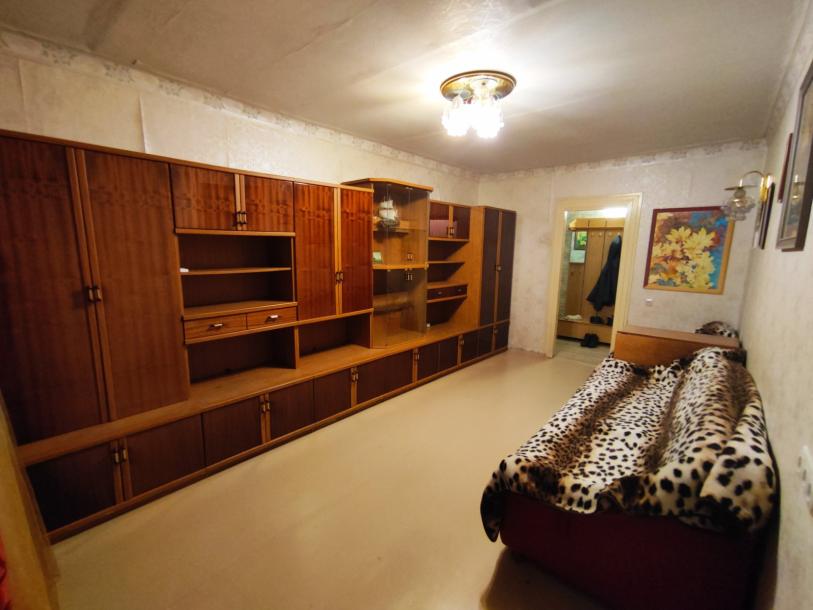 Квартира, 3-кімн., Харьков, Павлово Поле, 23 Августа