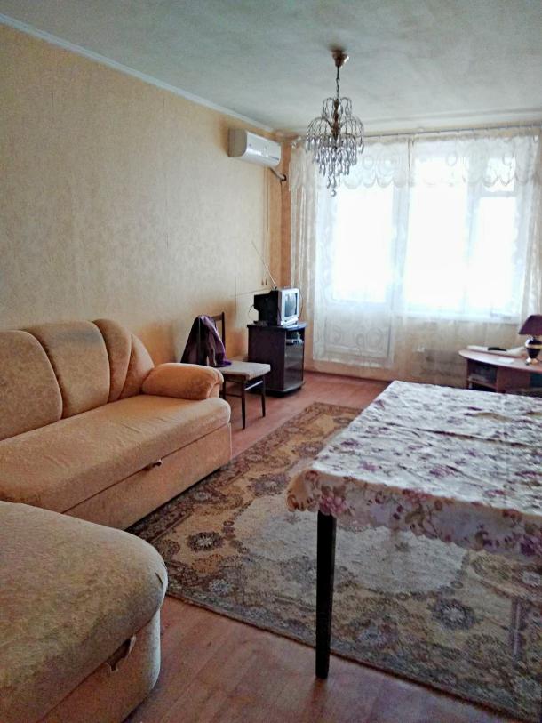 Квартира, 3-кімн., Харьков, 524м/р, Непокоренных (Героев Труда)