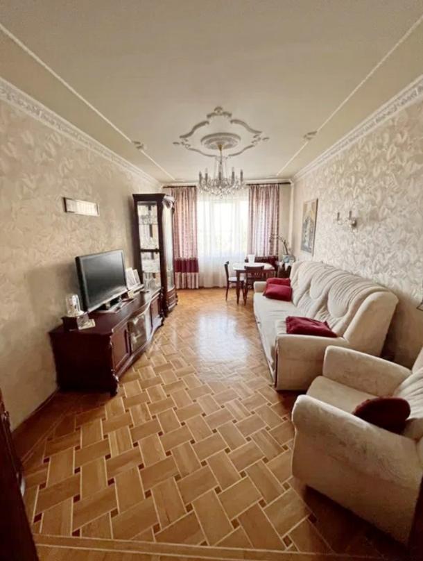 Квартира, 3-кімн., Харьков, 607м/р, Тракторостроителей просп.