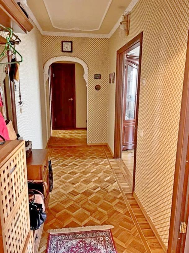 Квартира, 3-кімн., Харьков, 607м/р, Тракторостроителей просп.