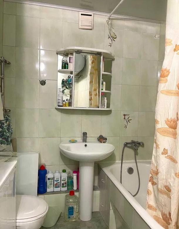 Квартира, 4-кімн., Харьков, 522м/р, Непокоренных (Героев Труда)