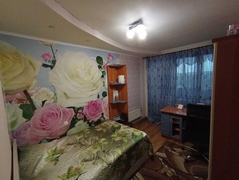 Квартира, 3-кімн., Дергачи, Харьковский район, Садовая (Чубаря, Советская, Свердлова)