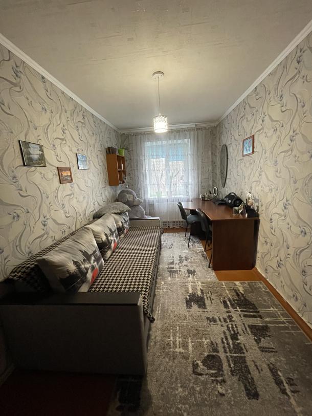 Квартира, 3-кімн., Буды, Харьковский район, Дачная