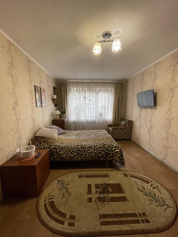 Квартира, 3-кімн., Буды, Харьковский район, Дачная