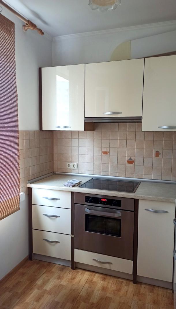 Квартира, 3-кімн., Харьков, 626м/р, Амосова