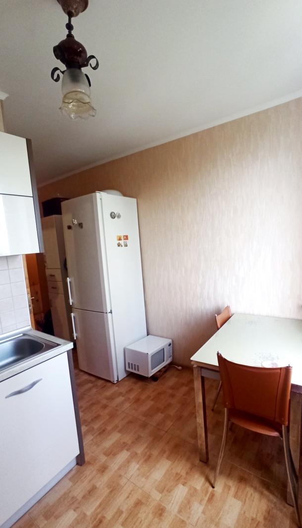 Квартира, 3-кімн., Харьков, 626м/р, Амосова