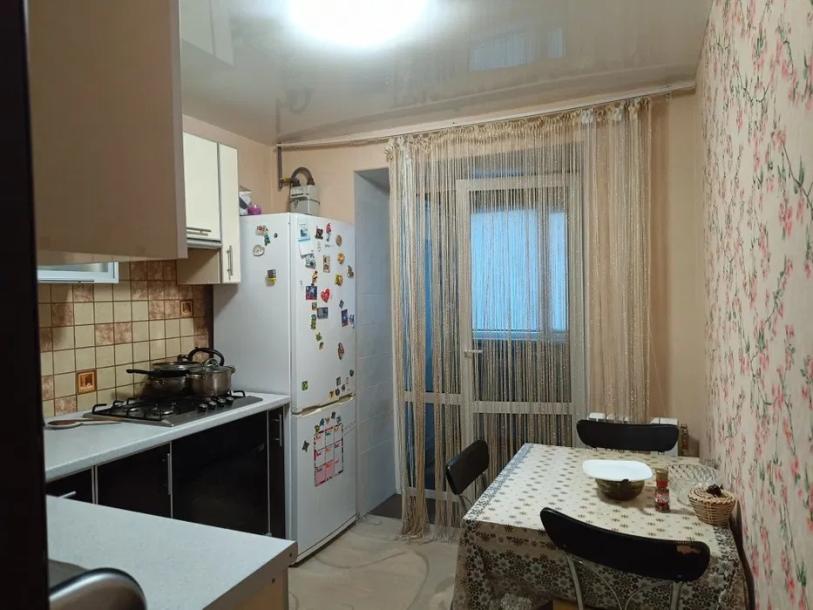 Квартира, 2-кімн., Чугуев, Чугуевский район, Медицинский пер.