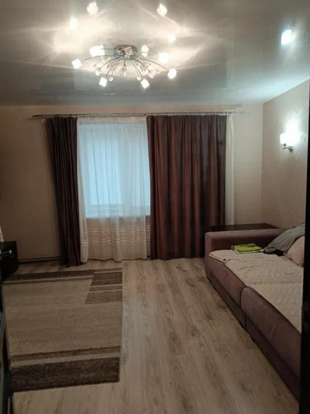 Квартира, 2-кімн., Чугуев, Чугуевский район, Медицинский пер.