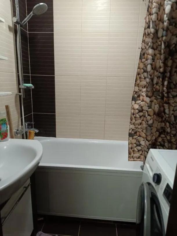 Квартира, 2-кімн., Чугуев, Чугуевский район, Медицинский пер.