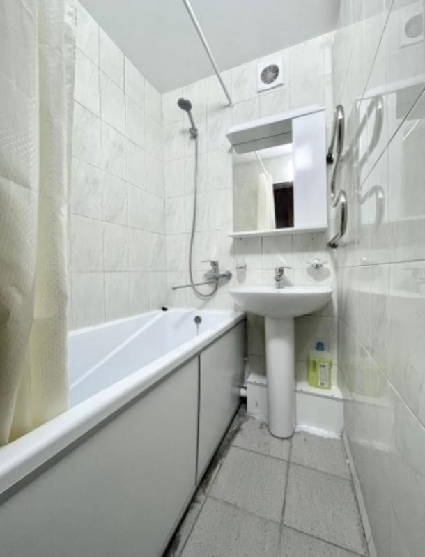 Квартира, 2-кімн., Харьков, 520м/р, Академика Павлова