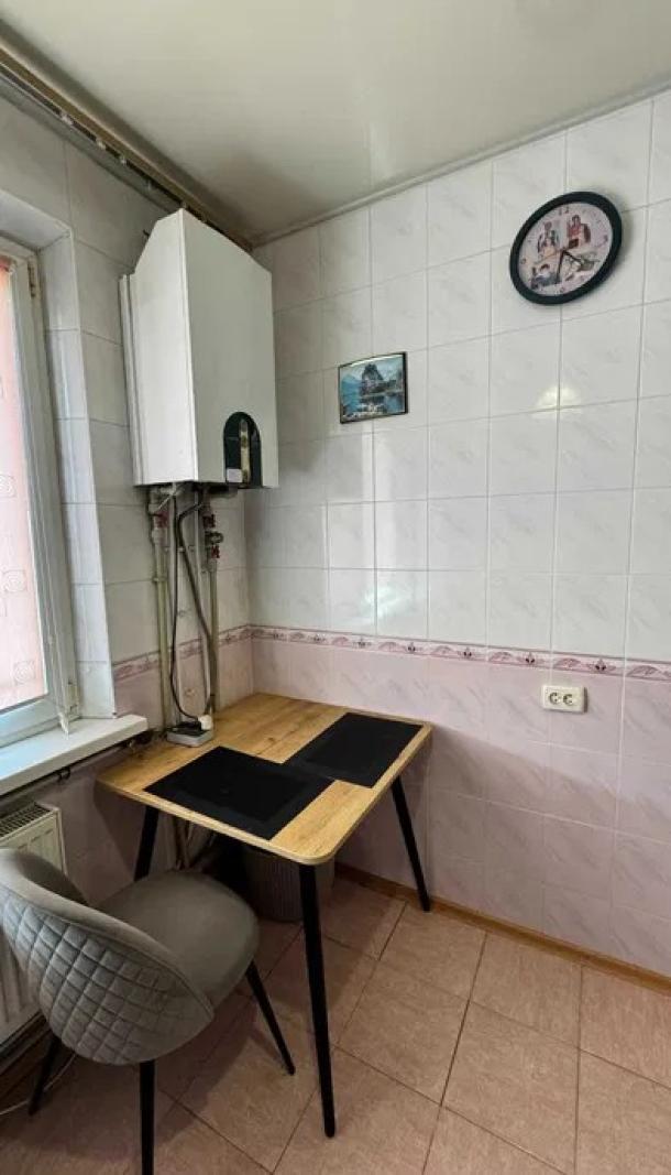 Квартира, 3-кімн., Чугуев, Чугуевский район, Харьковская