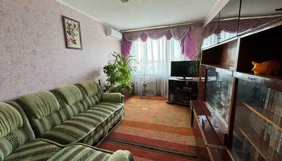 Квартира, 3-кімн., Чугуев, Чугуевский район, Харьковская