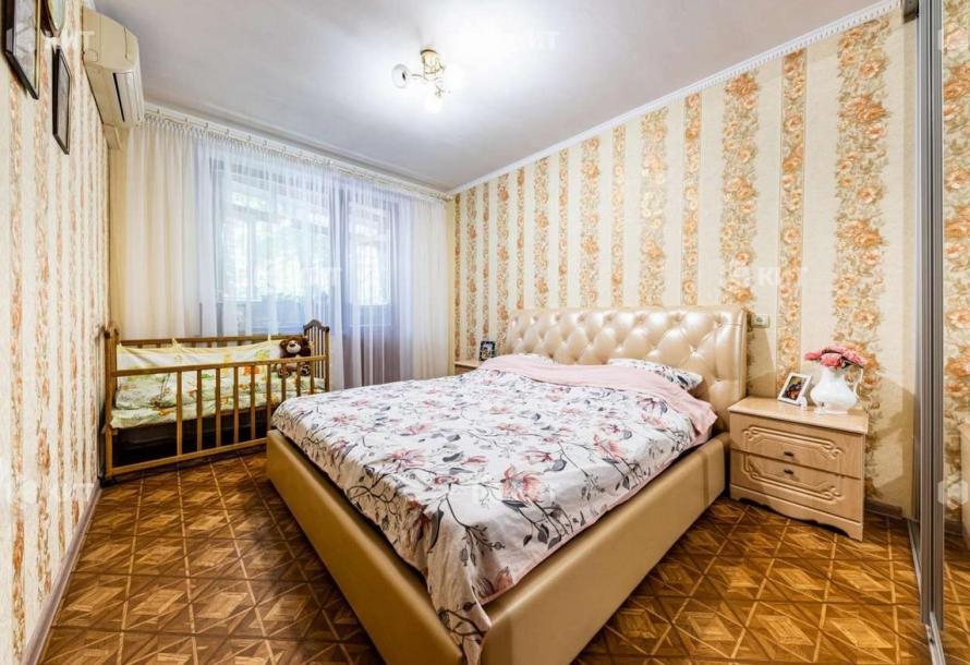 Квартира, 3-кімн., Харьков, 533м/р, Тракторостроителей просп.