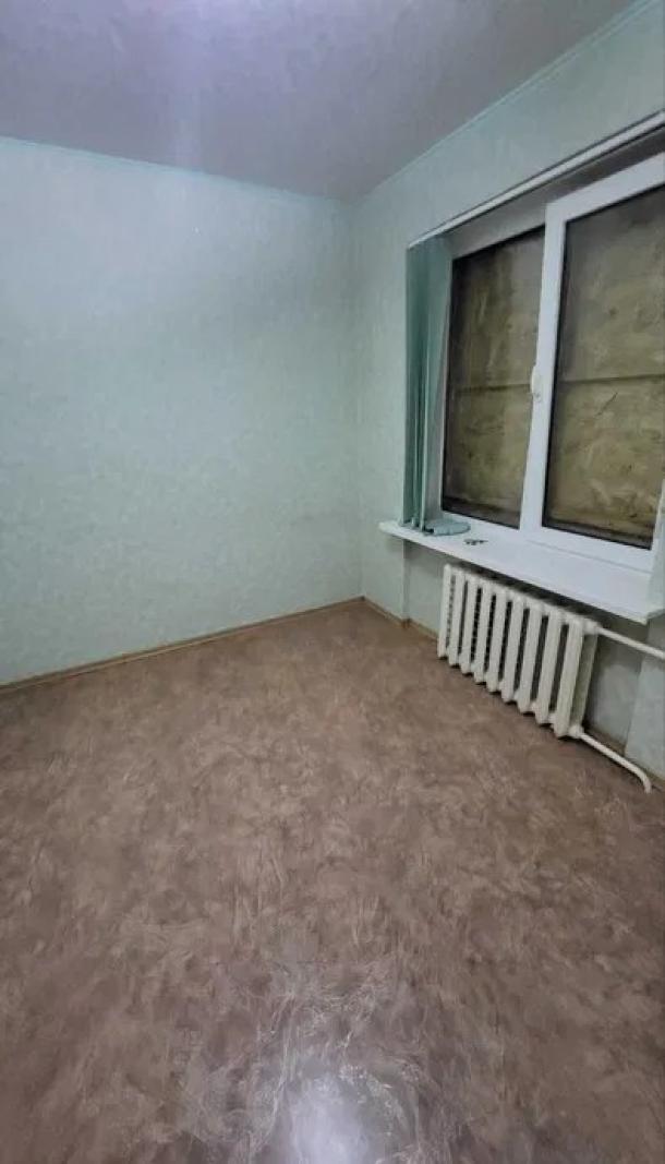 Квартира, 3-кімн., Чугуев, Чугуевский район, Харьковская