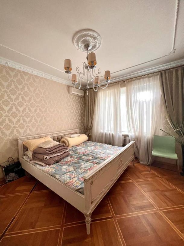 Квартира, 3-кімн., Харьков, Алексеевка, Людвига Свободы пр.