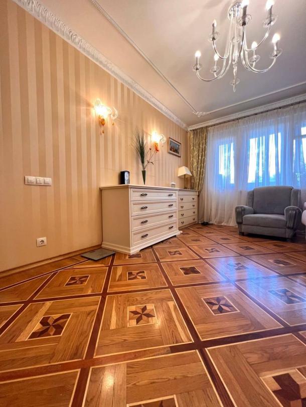 Квартира, 3-кімн., Харьков, Алексеевка, Людвига Свободы пр.