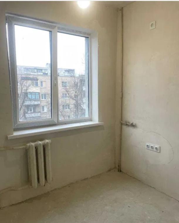 Квартира, 3-кімн., Харьков, 533м/р, Светлая