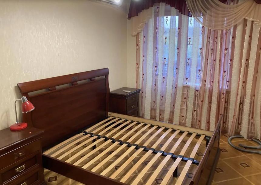 Квартира, 3-кімн., Харьков, Пятихатки, Академика Курчатова проспект