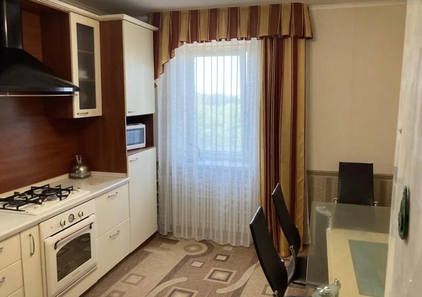 Квартира, 3-кімн., Харьков, Пятихатки, Академика Курчатова проспект