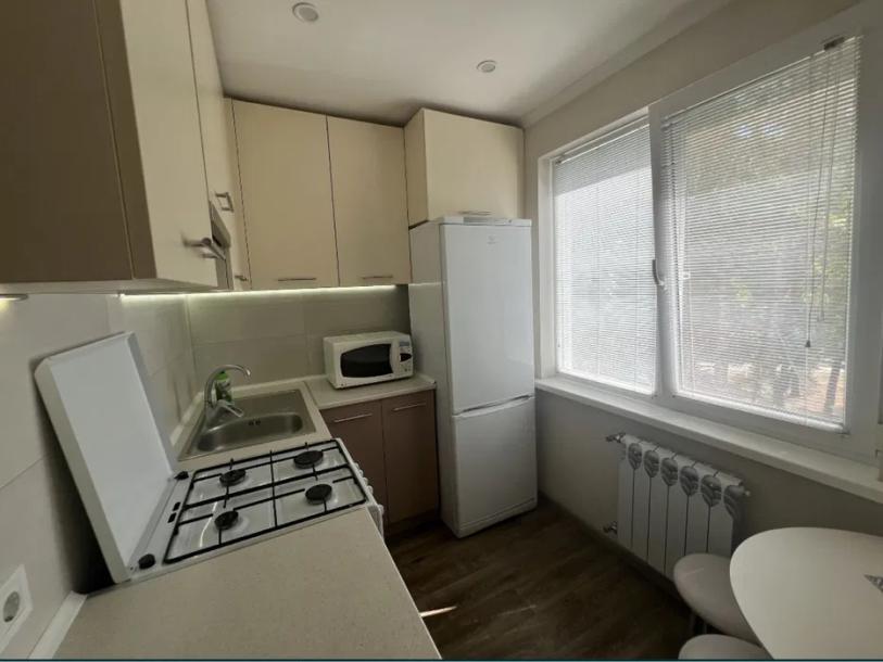 Квартира, 2-кімн., Харьков, 522м/р, Непокоренных (Героев Труда)