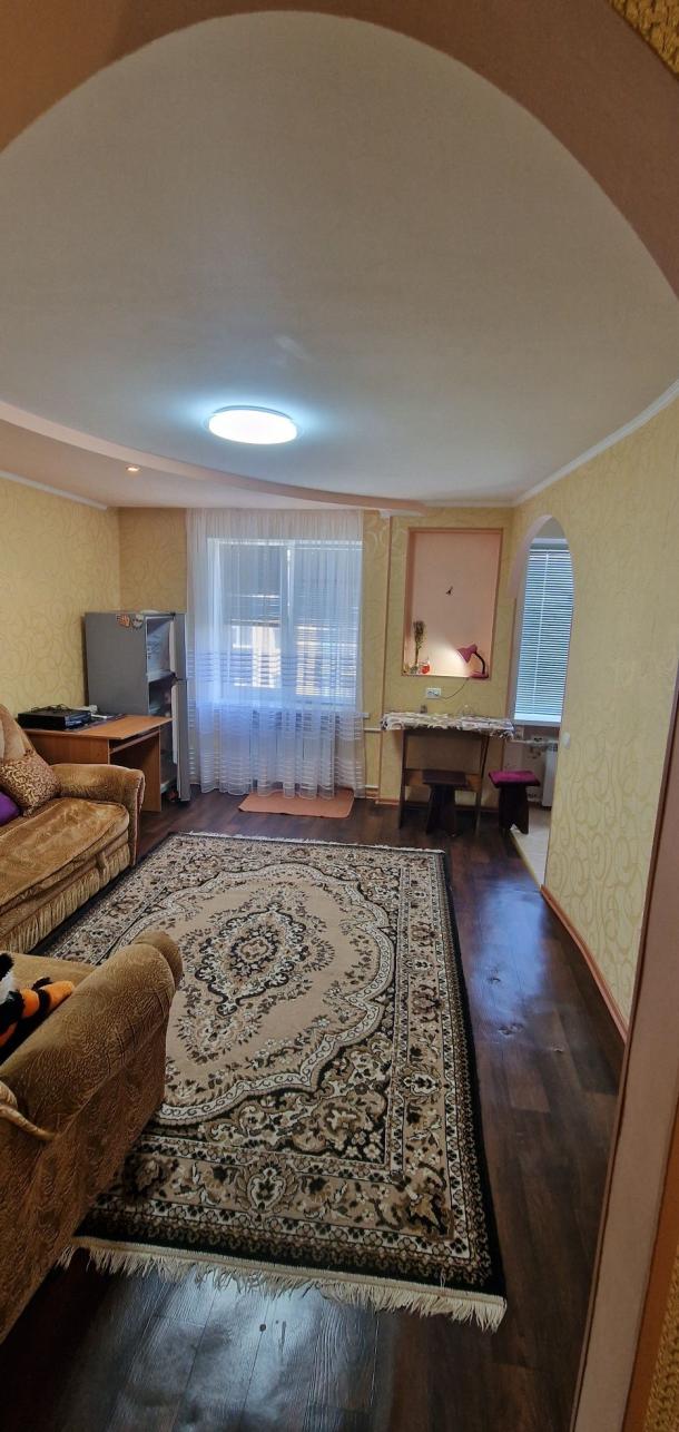 Квартира, 3-кімн., Чугуев, Чугуевский район, Харьковская