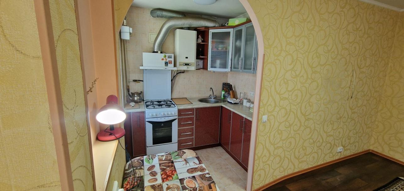 Квартира, 3-кімн., Чугуев, Чугуевский район, Харьковская