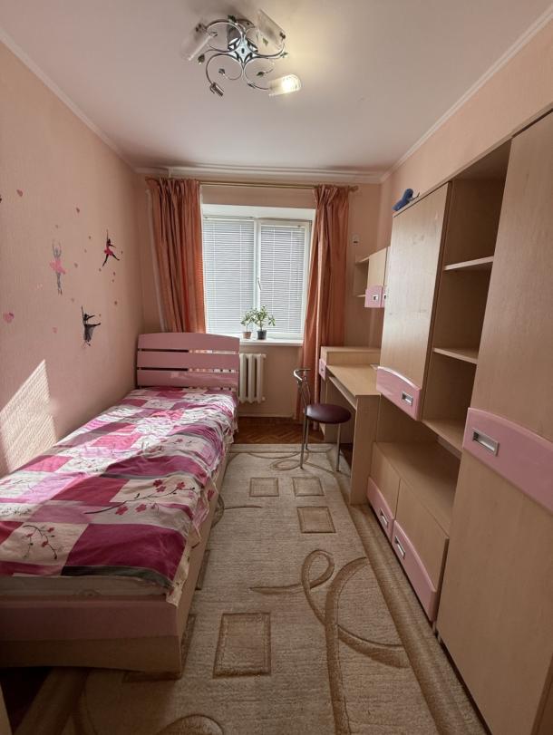 Квартира, 3-кімн., Харьков, 602м/р, Познанская