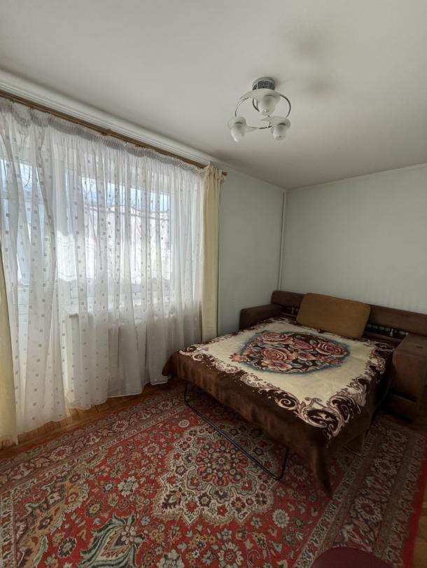 Квартира, 3-кімн., Харьков, 602м/р, Познанская
