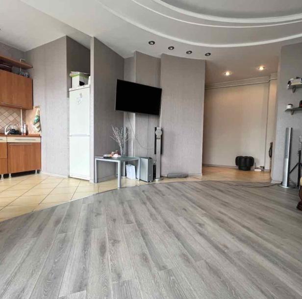 Квартира, 2-кімн., Харьков, Центр, Героев Харькова пр-т