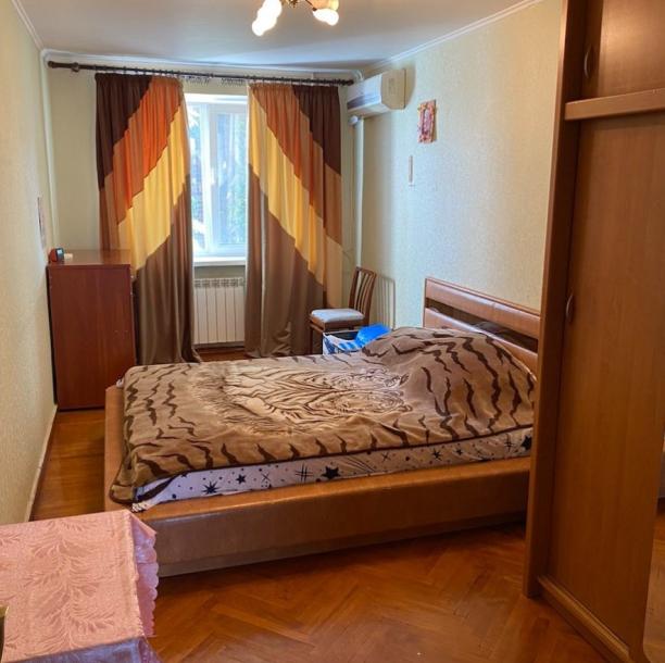 Квартира, 3-кімн., Харьков, Завод Шевченко, Власенко