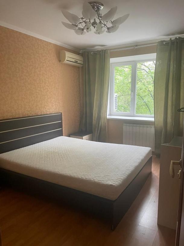 Квартира, 3-кімн., Харьков, Павлово Поле, Европейская (Новгородская)