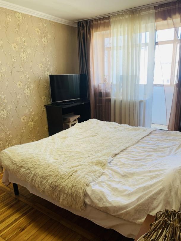 Квартира, 3-кімн., Харьков, Завод Шевченко, Академика Богомольца