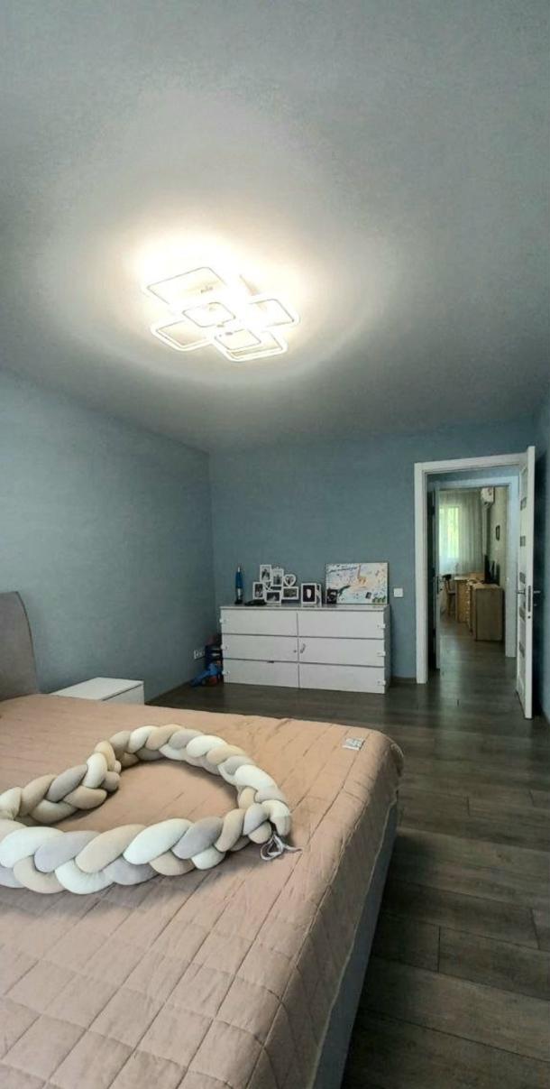 Квартира, 2-кімн., Харьков, 607м/р, Тракторостроителей просп.