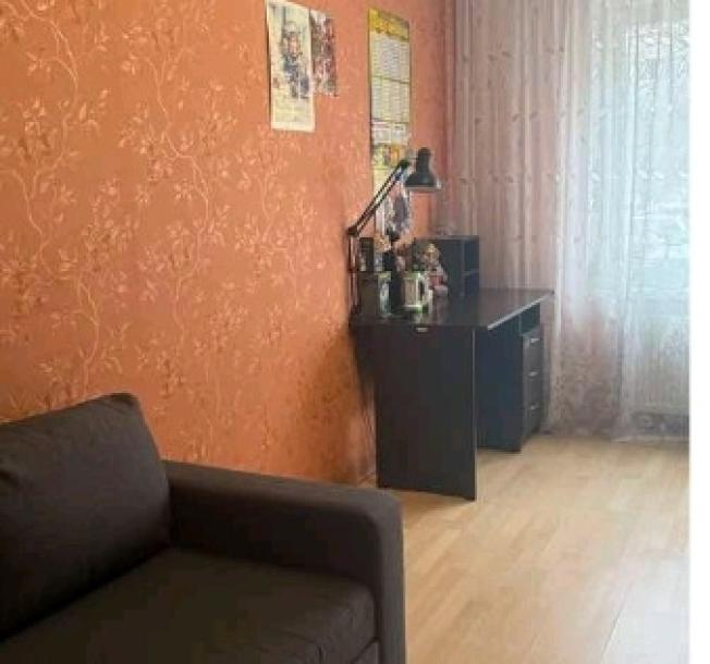 Квартира, 3-кімн., Харьков, Песочин, Квартальный пер.