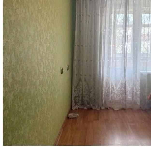 Квартира, 3-кімн., Харьков, Песочин, Квартальный пер.