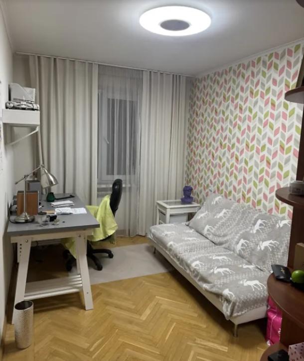 Квартира, 4-кімн., Харьков, 520м/р, Валентиновская