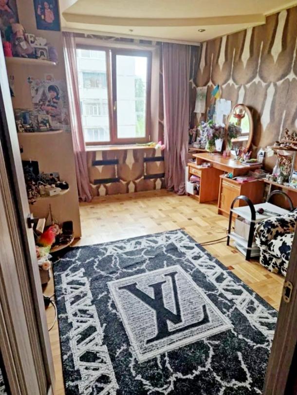Квартира, 4-кімн., Харьков, 522м/р, Академика Павлова