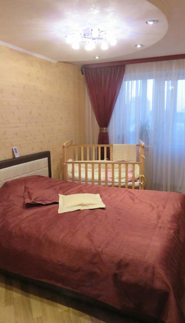 Квартира, 3-кімн., Харьков, Гагарина метро , Гимназическая наб. (Красношкольная набережная)