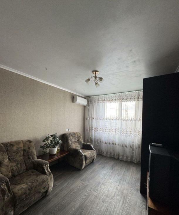 Квартира, 3-кімн., Харьков, 2 Северная Салтовка, Гвардейцев Широнинцев