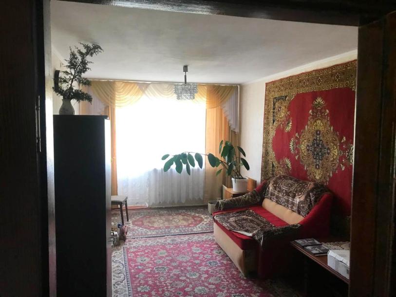 Квартира, 3-кімн., Люботин, Харьковский район, Дмитриевская