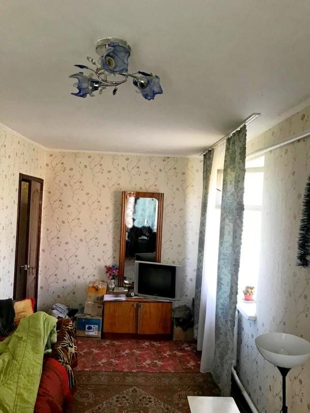 Квартира, 3-кімн., Люботин, Харьковский район, Дмитриевская